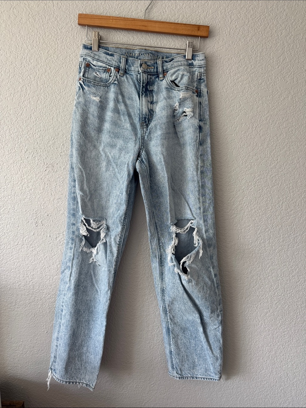 American Eagle Outfitters Light Blue Boyfriend Jeans with Knee Rips